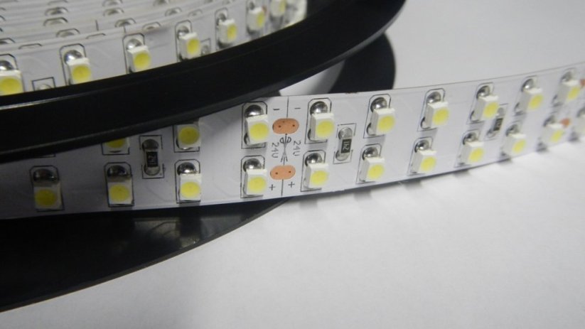 LED páska SMD3528, studená bílá, 24V, 1m, 240 LED/m