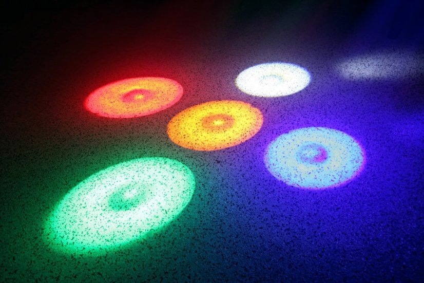 BeamZ LED Scan, 5x3W RGBAW + Strobo 6x1W,  DMX, IR, světelný efekt