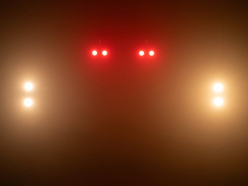 Eurolite IP Audience Blinder 2x100W LED COB WW