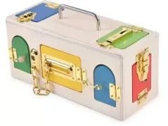 Krabice se zámky
